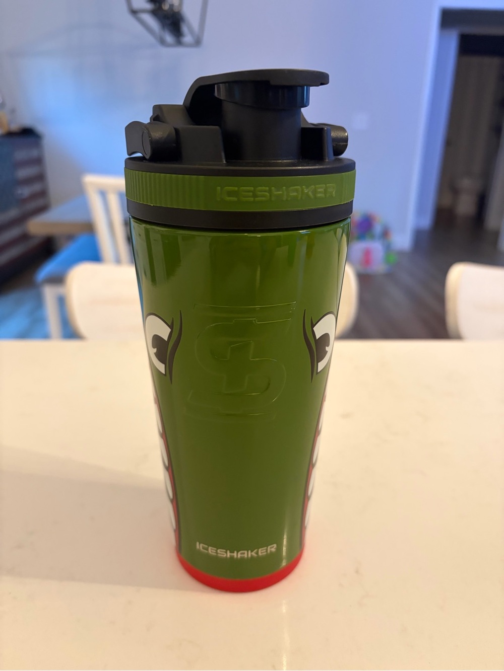 20oz Iceshaker Blender Bottle - Picture 2 of 3